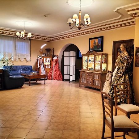 Hotel Mayno Пастрана Экстерьер фото