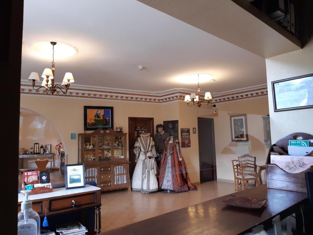 Hotel Mayno Пастрана Экстерьер фото