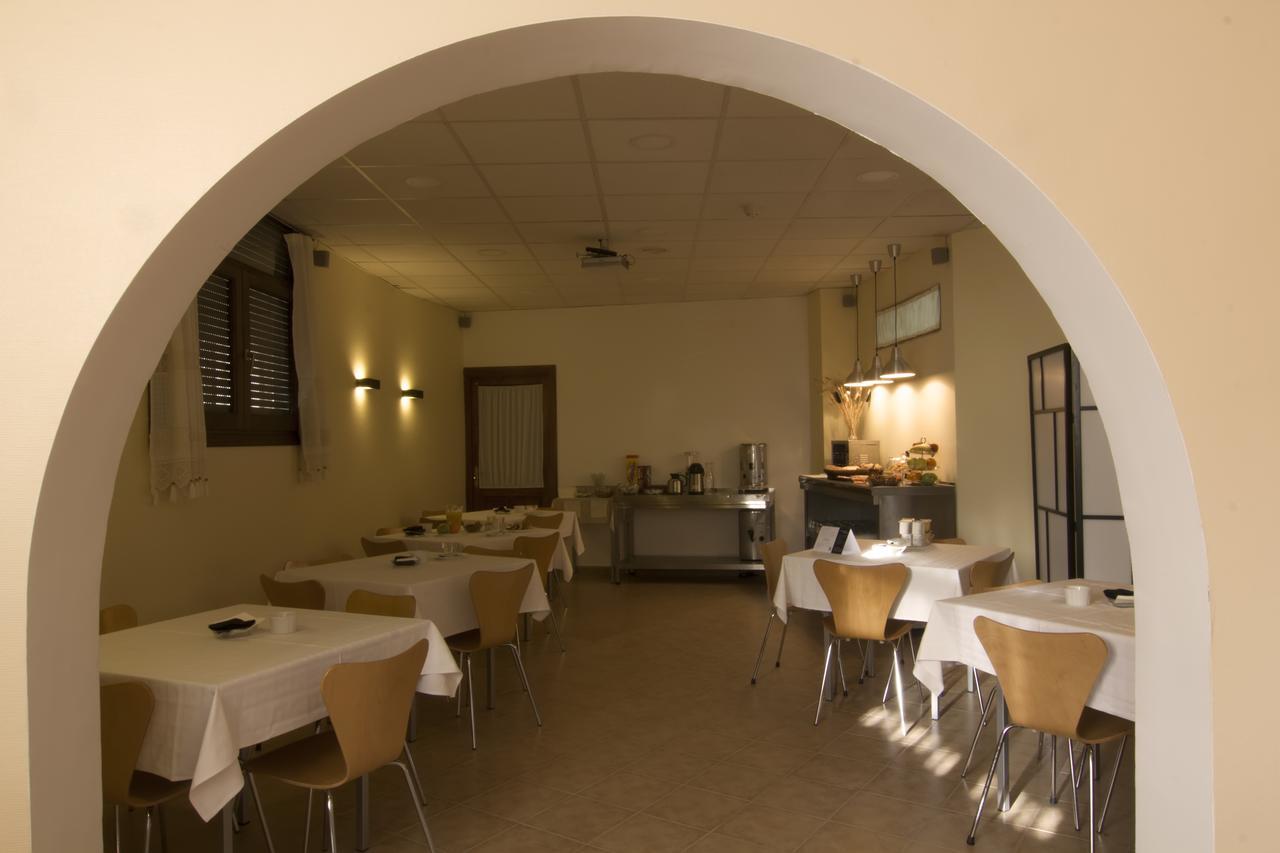 Hotel Mayno Пастрана Экстерьер фото